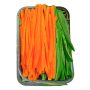 Judías y zanahorias frescas, cortadas al hilo y listas para cocinar. Una opción práctica y saludable para cada día.