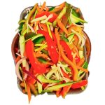 Sofrito de verduras frescas con pimientos, berenjena, calabacín y cebolla. Listo para cocinar y lleno de sabor natural.