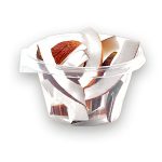 Coco natural troceado y listo para disfrutar. Fresco, nutritivo y con todo su sabor tropical.